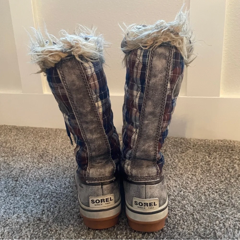 Women’s Sorel Tofino waterproof winter boots distresed quilted blue brown plaid